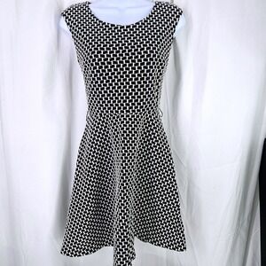 Candies Retro Black White Geometric Fit & Flare A frame Dress Sleeveless Medium